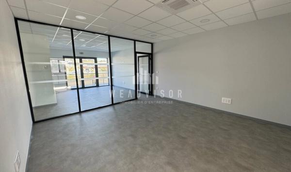 A LOUER : BUREAUX DE 156,72 M² AVEC 5 STATIONNEMENTS UNIVERSITÉ LE MANS
