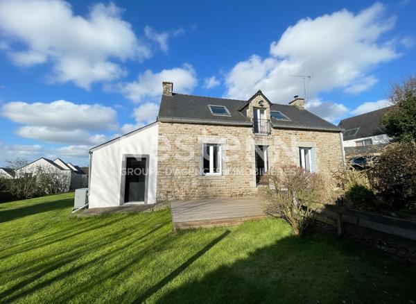 RARE ! Maison en pierres Elven centre avec vie de plain pied et plus de 800 m² de terrain