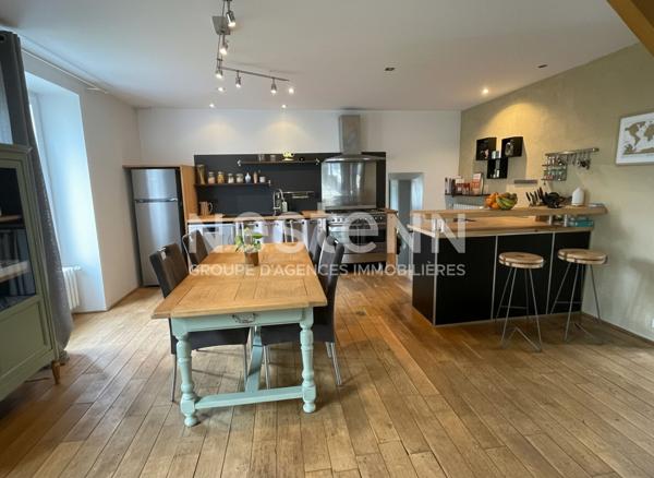 RARE ! Maison en pierres Elven centre avec vie de plain pied et plus de 800 m² de terrain