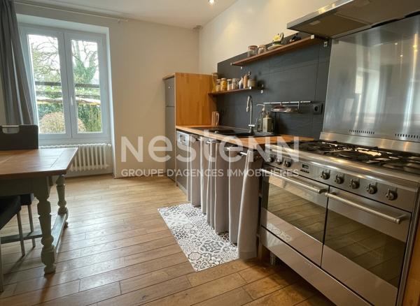 RARE ! Maison en pierres Elven centre avec vie de plain pied et plus de 800 m² de terrain