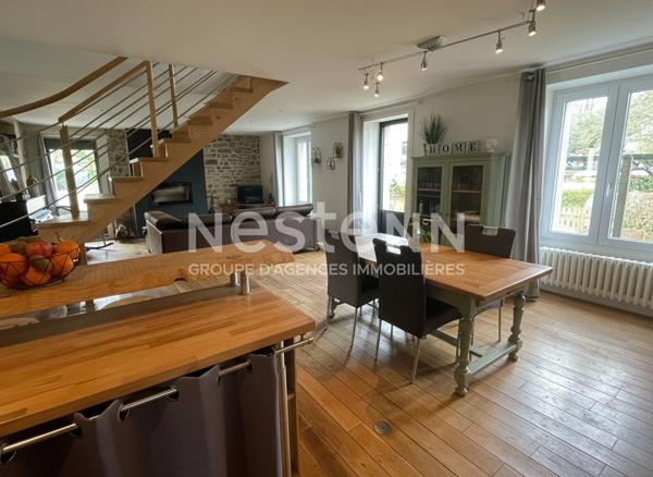 RARE ! Maison en pierres Elven centre avec vie de plain pied et plus de 800 m² de terrain