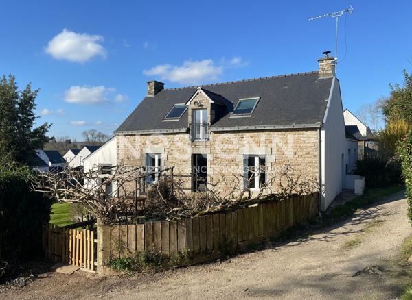 RARE ! Maison en pierres Elven centre avec vie de plain pied et plus de 800 m² de terrain