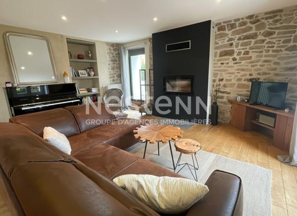 RARE ! Maison en pierres Elven centre avec vie de plain pied et plus de 800 m² de terrain