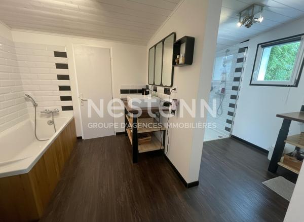 RARE ! Maison en pierres Elven centre avec vie de plain pied et plus de 800 m² de terrain