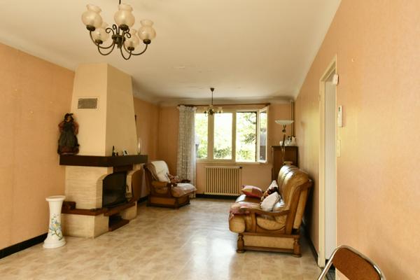 Lormont (33310) Maison 90 m² avec grand terrain 2 400 m² et dépendances – Lormont