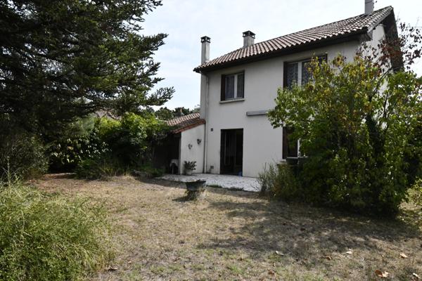 Lormont (33310) Maison 90 m² avec grand terrain 2 400 m² et dépendances – Lormont