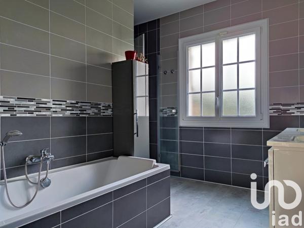 Maison à vendre 7 pièces 164 m² Saint-Rémy-sur-Avre