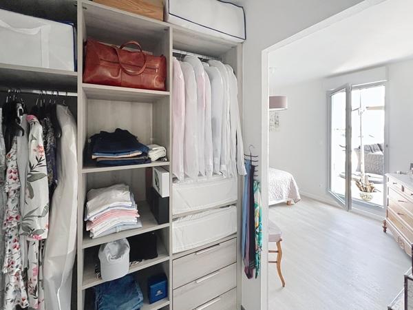 Élégance, confort et luminosité : découvrez ce superbe appartement avec grande terrasse au cœur de Bezannes.