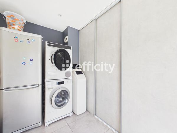 Maison
         7 pièces
        - 230 m² Bien prestige 730 000 € *