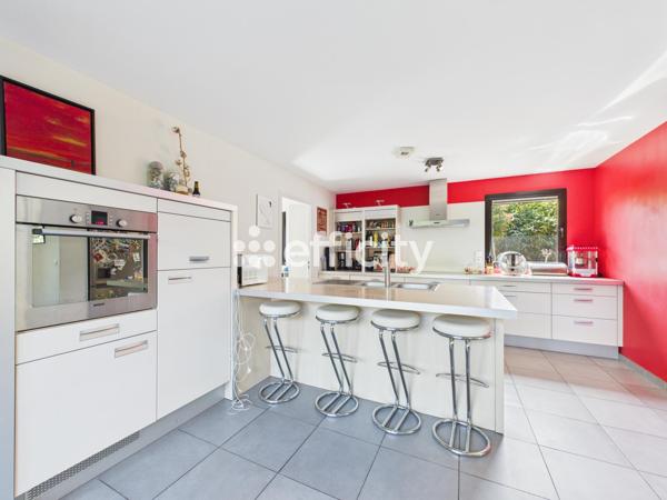 Maison
         7 pièces
        - 230 m² Bien prestige 730 000 € *