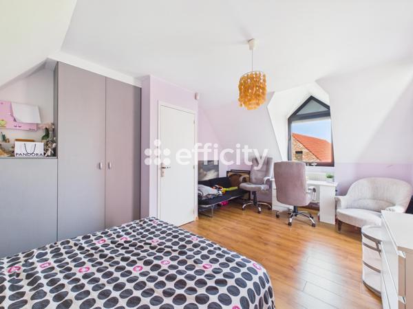 Maison
         7 pièces
        - 230 m² Bien prestige 730 000 € *