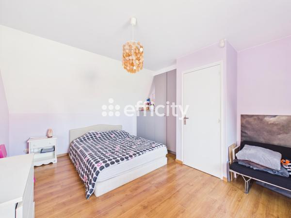 Maison
         7 pièces
        - 230 m² Bien prestige 730 000 € *