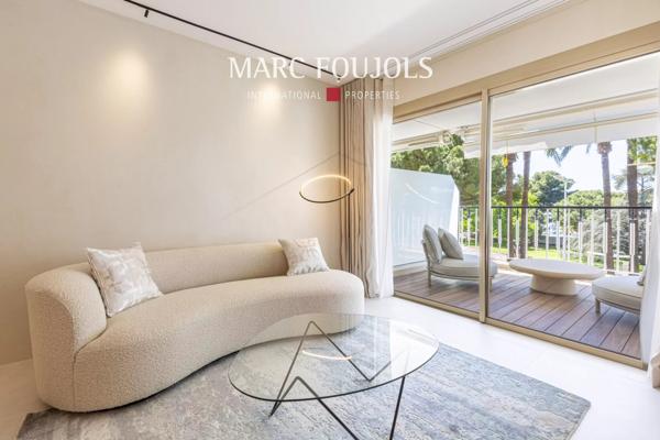 CANNES – Croisette – Port Canto.