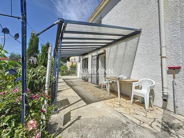 Maison de 136.51 m2 a Perpignan 6 pieces, 3 faces avec garage et jardin