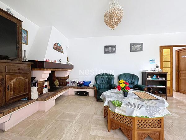 Maison de 136.51 m2 a Perpignan 6 pieces, 3 faces avec garage et jardin