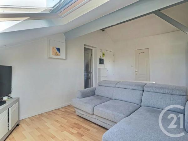 Appartement F3 à vendre  3 pièces - 38 m 2   AULNAY SOUS BOIS  - 93