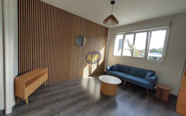 Appartement à louer Pontivy : 2 pièces, 33m² avec 1 chambre(s) à 565€ - AJP Immobilier Pontivy