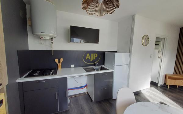 Appartement à louer Pontivy : 2 pièces, 33m² avec 1 chambre(s) à 565€ - AJP Immobilier Pontivy