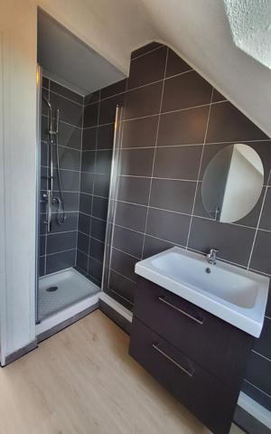 Appartement à louer Pontivy : 2 pièces, 33m² avec 1 chambre(s) à 565€ - AJP Immobilier Pontivy