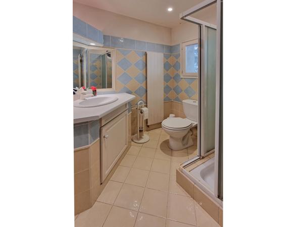 Maison
         5 pièces
        - 136 m² Exclusivité 674 000 € *