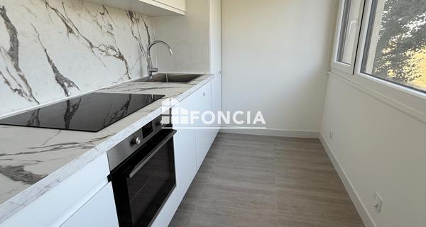 À vendre Studio 36 m² - Saint-julien-en-genevois 74160
