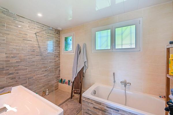 Maison à vendre |  Le Pian-Médoc |  6 pièces | 120 m²