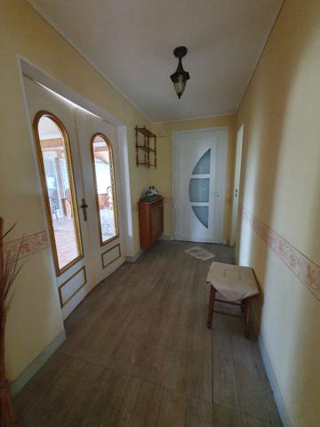 Maison proche bourg et commerces de Pluneret + studio indépendant. , Pluneret