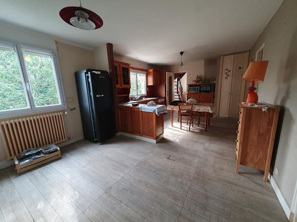 Maison proche bourg et commerces de Pluneret + studio indépendant. , Pluneret