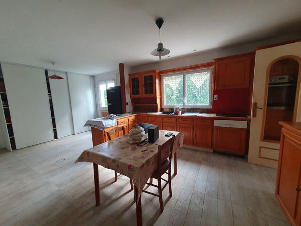 Maison proche bourg et commerces de Pluneret + studio indépendant. , Pluneret