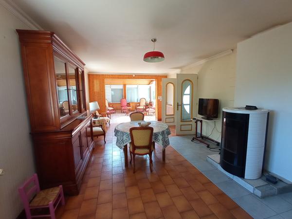Maison proche bourg et commerces de Pluneret + studio indépendant. , Pluneret