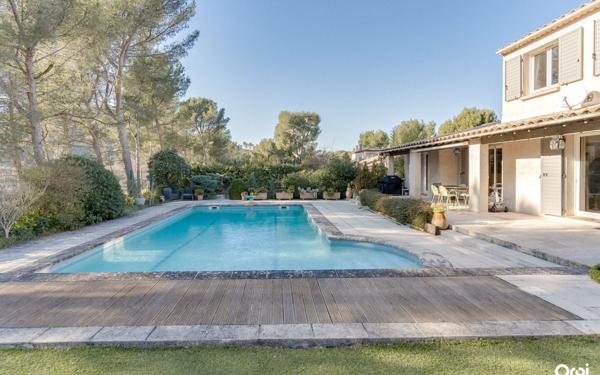 Maison à vendre    5 pièces • 189 m2 Aubagne