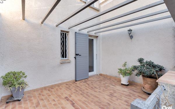 Maison à vendre    5 pièces • 189 m2 Aubagne