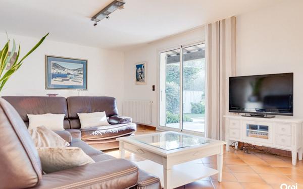 Maison à vendre    5 pièces • 189 m2 Aubagne