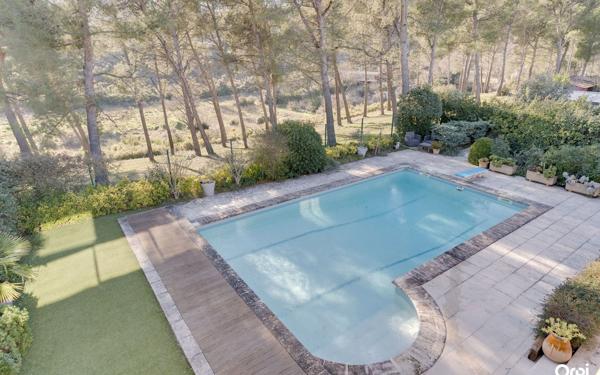 Maison à vendre    5 pièces • 189 m2 Aubagne