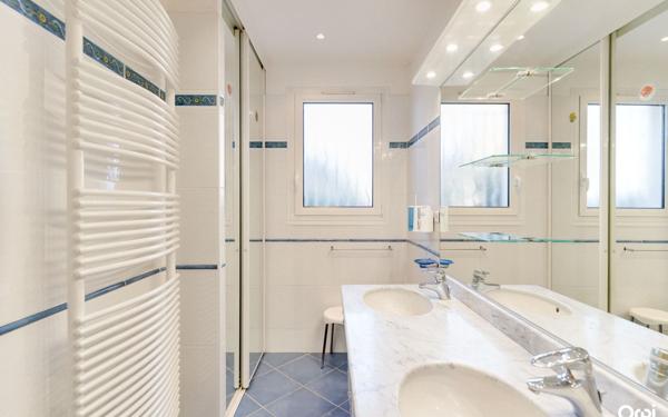 Maison à vendre    5 pièces • 189 m2 Aubagne