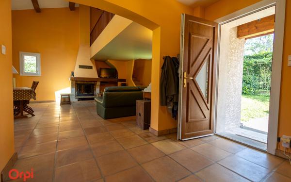 Maison à vendre    5 pièces •  Lentilly
