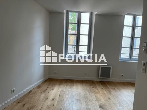 Location Studio 27.5 m² - 2-4-6 PLACE DES FAINEANTS Grasse 06130