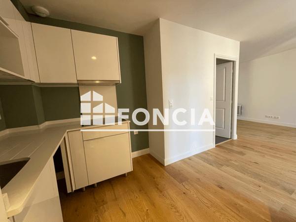 Location Studio 27.5 m² - 2-4-6 PLACE DES FAINEANTS Grasse 06130