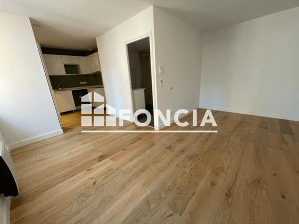 Location Studio 27.5 m² - 2-4-6 PLACE DES FAINEANTS Grasse 06130