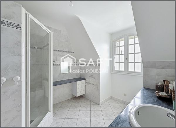 Grande maison traditionnelle proche du centre !