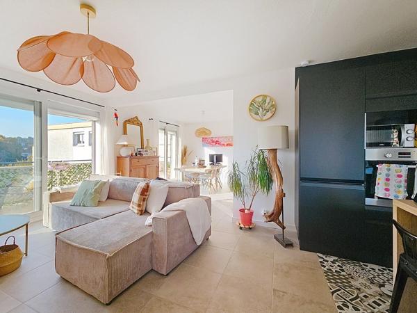 Appartement dernier étage avec balcon