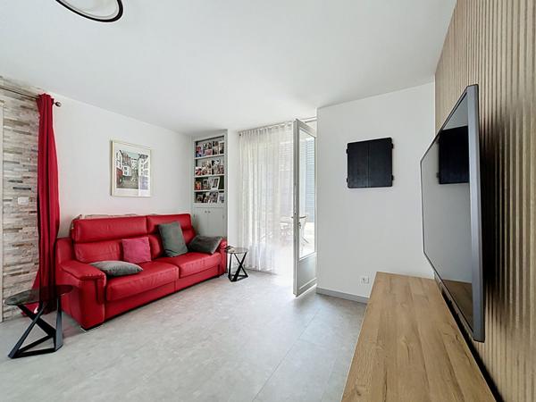 ANGERS GARE - MAISON 4 CHAMBRES AVEC GARAGE CAVE ET COUR Angers