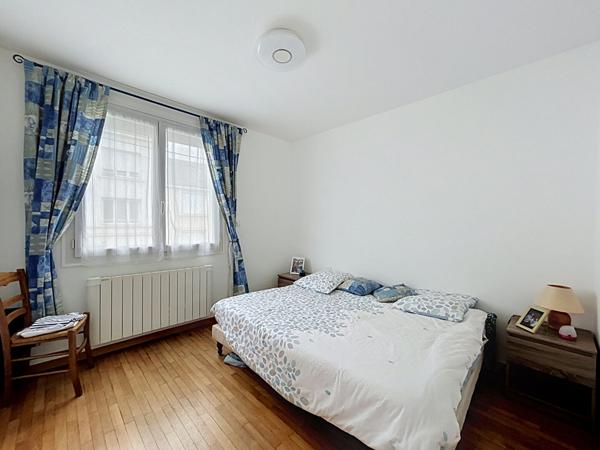 ANGERS GARE - MAISON 4 CHAMBRES AVEC GARAGE CAVE ET COUR Angers
