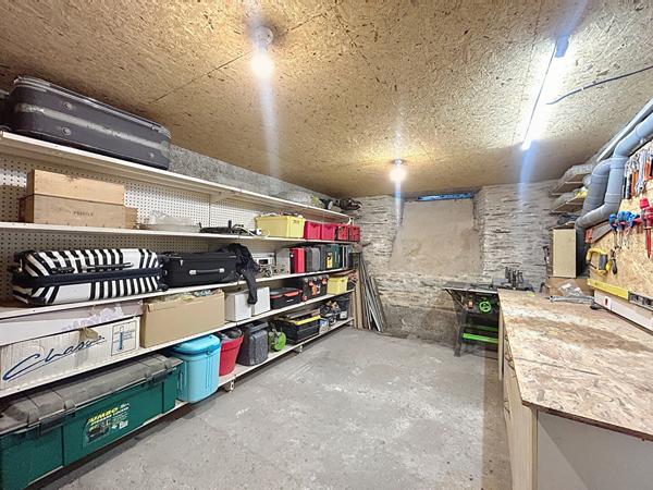 ANGERS GARE - MAISON 4 CHAMBRES AVEC GARAGE CAVE ET COUR Angers