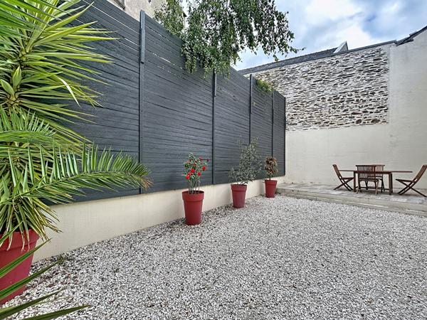 ANGERS GARE - MAISON 4 CHAMBRES AVEC GARAGE CAVE ET COUR Angers