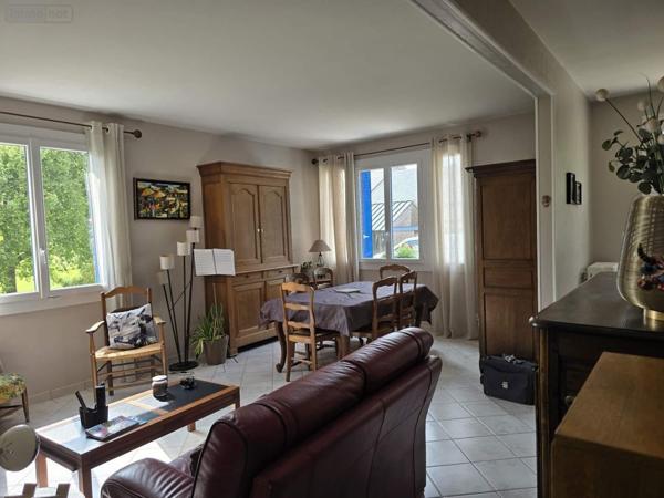 Maison à vendre à Bourneville-Sainte-Croix dans l'Eure (27500), ref : 065/364   
Centre ville