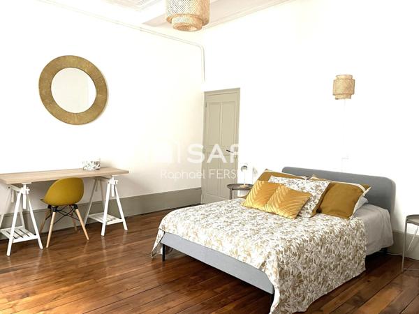 Grand appartement bourgeois T6 , hypercentre