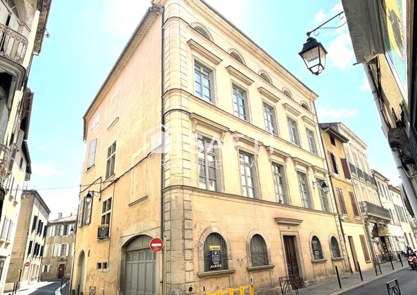 Grand appartement bourgeois T6 , hypercentre