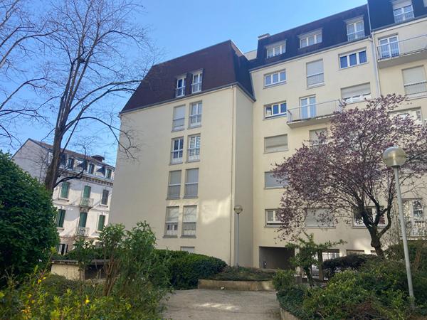 Appartement Dijon 5 pièce(s) 123m2 dernier étage avec ascenseur
