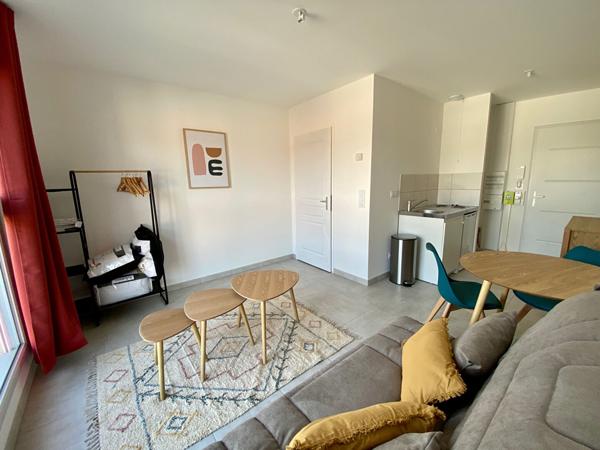Studio à louer / Blois / Meublé / Récent / Loyer avec chauffage et eau chaude inclus / 20m²